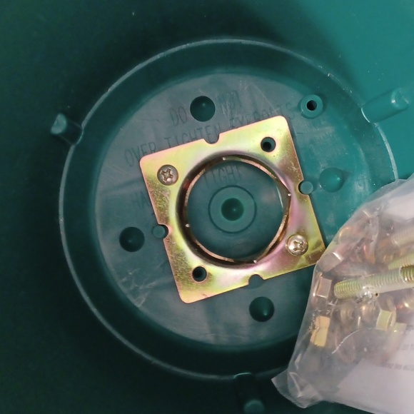 New 6ft Christmas Tree Stand - Picture 3 of 3